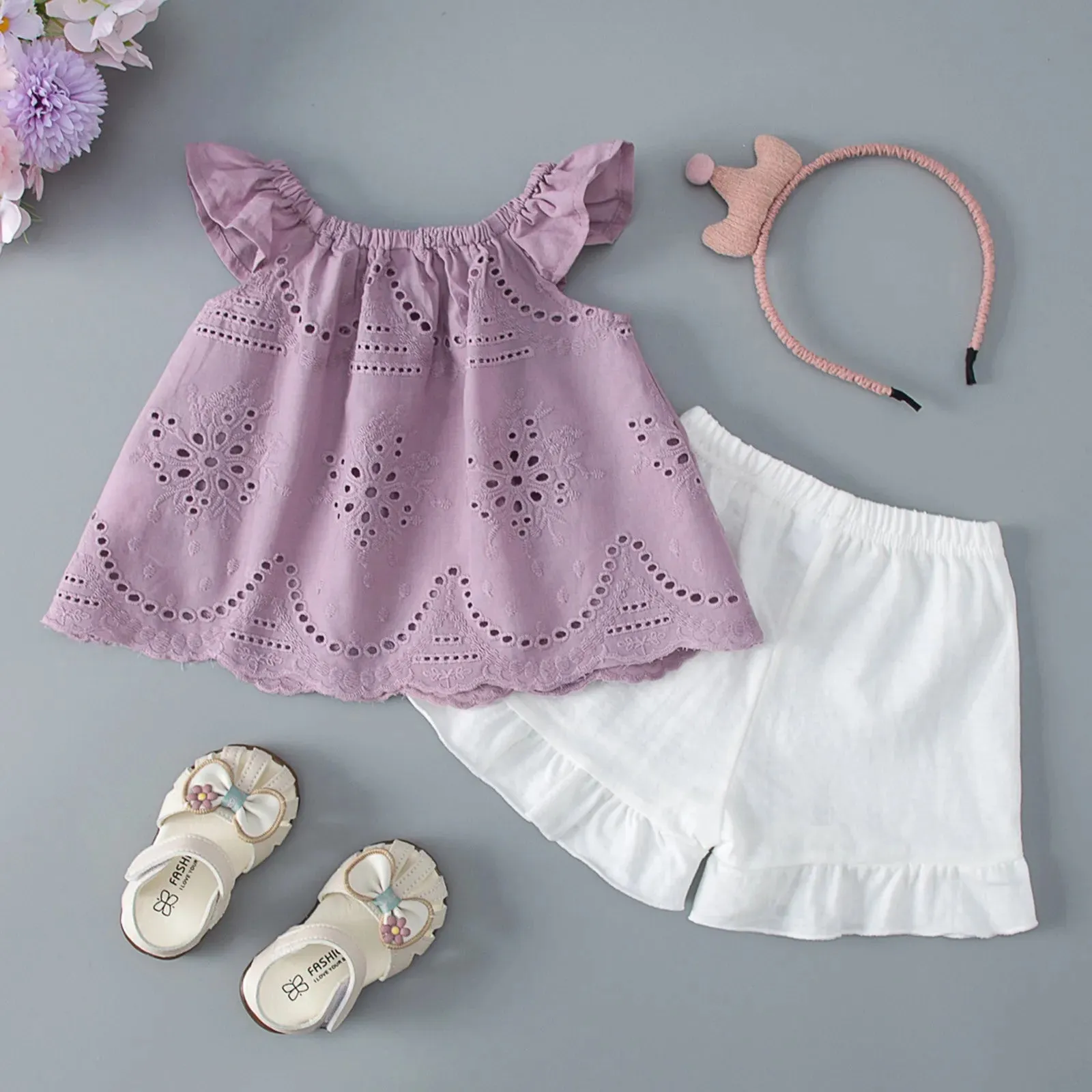 Em Eyelet Set