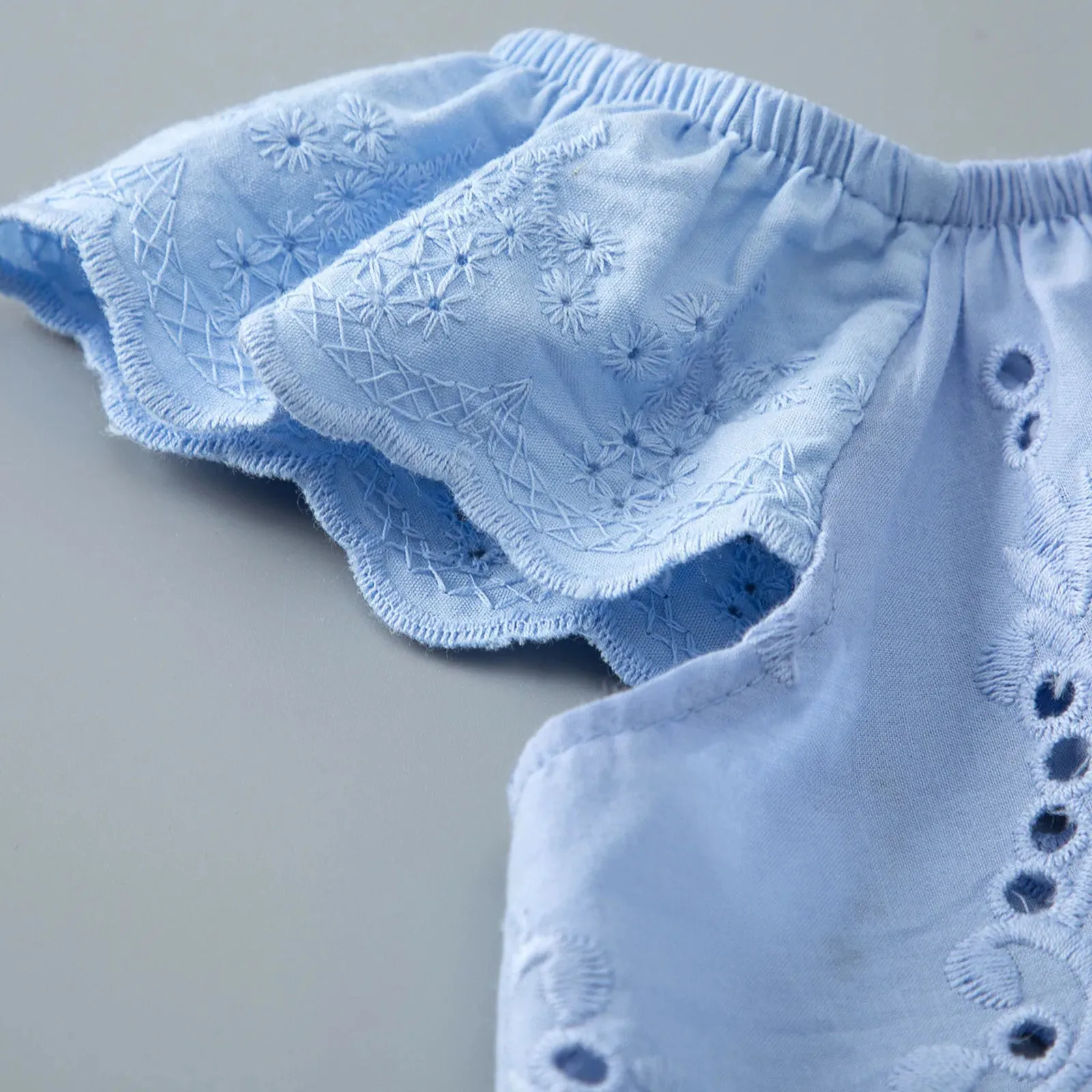 Em Eyelet Set